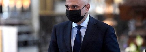 Глава Минздрава Великобритании заболел COVID, несмотря на прививку