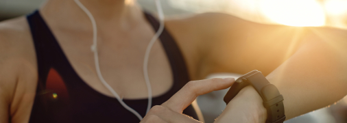 Такий гаджет - це не лише стильний крокомір і годинник