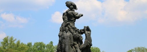 Советский памятник в Бабьем Яре, построенный в 1976 году