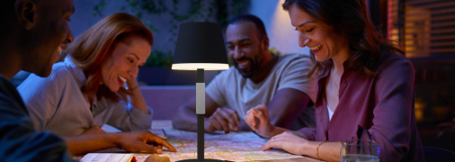 Самым простым вариантом является просто купить лампу на аккумуляторе, уровень выше – это автономная система питания квартиры от солнечных батарей