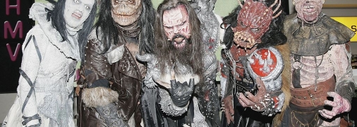 Для каждого нового участника Мистер Лорди придумывает новый образ и легенду