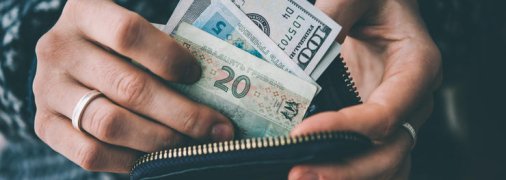 Любителям иметь валюту на руках стоит присмотреться к курсу обменников