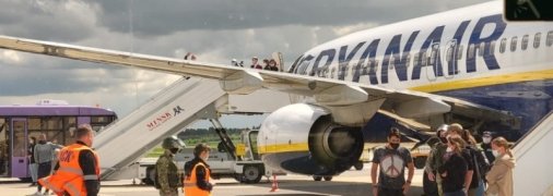 Над Беларусью прекращают летать украинские и иностранные авиакомпании - что известно на данный момент