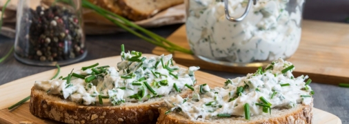 Пикантная намазка из укропа