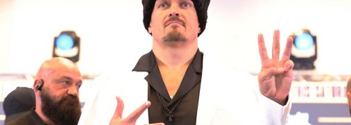 Александр Усик