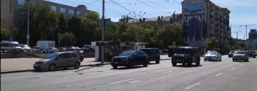 В Киеве заметили загадочный кортеж: подозревают необъявленный визит иностранных гостей (видео)