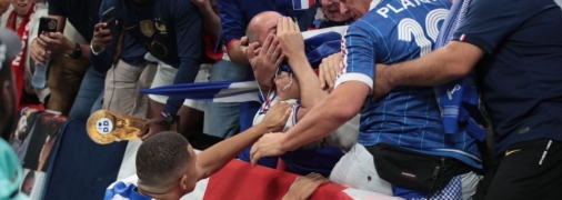 Футболіст вибачився перед фанатом