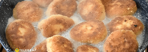 Котлеты вместе с рисом в одной кастрюле