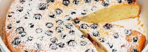 Нежный, воздушный пирог с ягодами