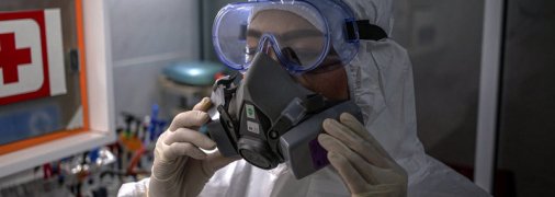 В США назвали имя зоолога, по вине которого мог вспыхнуть COVID-19: что будет с ученым (фото)