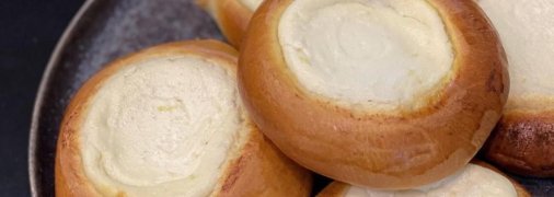 Дуже смачні ватрушки з сиром