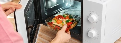 Мікрохвильова піч підходить не всім продуктам