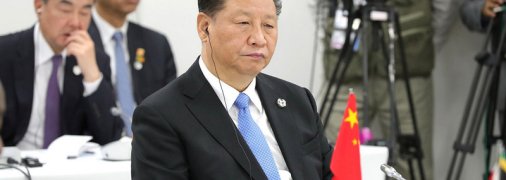 Банковая стремится в объятия Пекина: названы возможные последствия