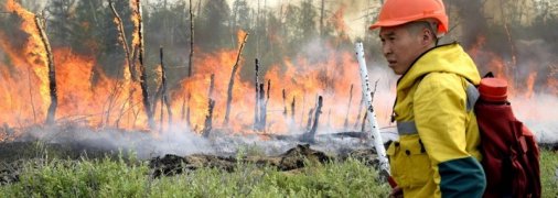 Сгорели три "Черногории" или четыре "Кипра": в Якутию для борьбы со стихией перебрасывают военных (видео)