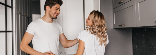 Білі футболки можуть швидко втрачати свій вигляд