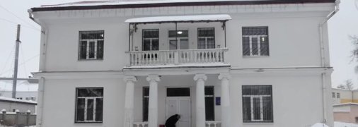 Воспитательница детсада раздавала подзатыльники и заклеивала детям рот скотчем: детали происшествия в Луцке