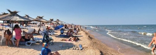 Ветер переменился: пляжи Азовского моря очистились от медуз (видео)