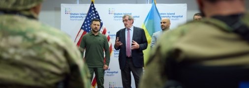 У Нью-Йорку Володимир Зеленський відвідав госпіталь, де проходять лікування та реабілітацію поранені українські воїни