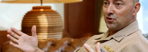 Адмірал впевнений, що жодна зі сторін не протримається довше, ніж півроку