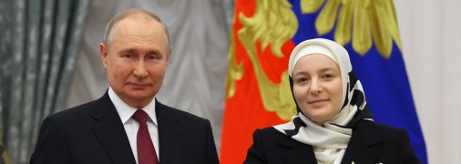 Дружина Кадирова має нагороду від Путіна