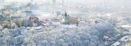 Сотні будинків в столиці продовжують обслуговувати комунальні підприємства