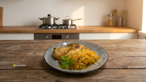 Вкуснее, чем на сковороде: как приготовить тушеную капусту с мясом без лишнего жира (видео)