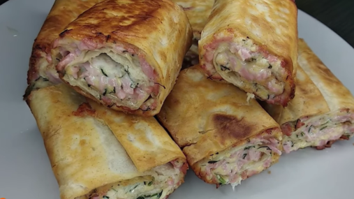 Как приготовить горячие рулетики из лаваша: вкусно, сытно и очень просто