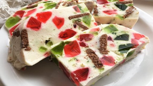 Современный десерт "Битое стекло": знакомый вкус в новом формате (видео)