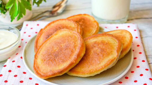 Проще не бывает: оладьи из двух ингредиентов, которые всегда удаются (видео)