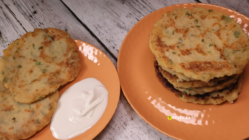Заменит зразы и драники: рецепт вкусного блюда из картофеля на завтрак и перекус (видео)