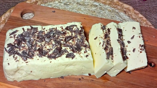 Никакой мороки с тестом: готовим легкий десерт без духовки (видео)