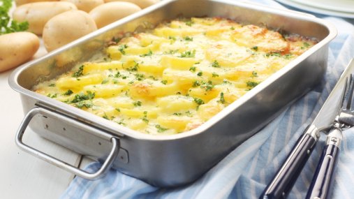 Берем банку тушенки и готовим вкусный ужин на большую семью: простой рецепт (видео)