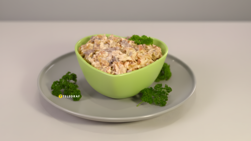Как из трех простых продуктов сделать праздничное блюдо: рецепт салата "Экономка"