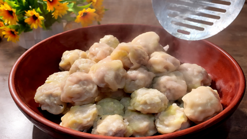 Без теста и лепки: рецепт "ленивых" пельменей (видео)