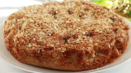 Овсяный пирог к чаю: рецепт вкусного пирога с хрустящей корочкой (видео)