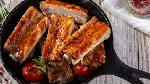 Ребрышки в темном пиве: мягкие, сочные и с глубоким карамельным вкусом (видео)