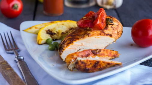 За двадцать минут – чрезвычайно сочное филе: секрет приготовления на сковороде (видео)