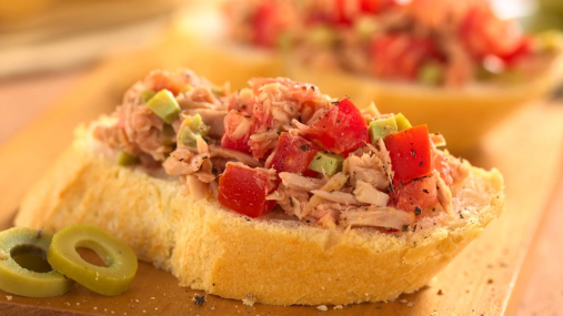 Намазка из тунца и оливок: быстрая закуска с ярким вкусом для будней и праздников (видео)