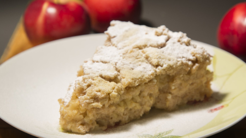 Пирог, который пахнет весной: яблочная нежность без хлопот (видео)