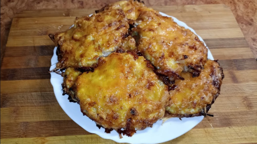 Курочка "по-королевски": золотистая корочка и вкус, который понравится всем (видео)