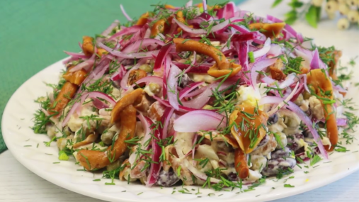 Салат "Козацкий пир" обожают мужчины: сытный и очень вкусный