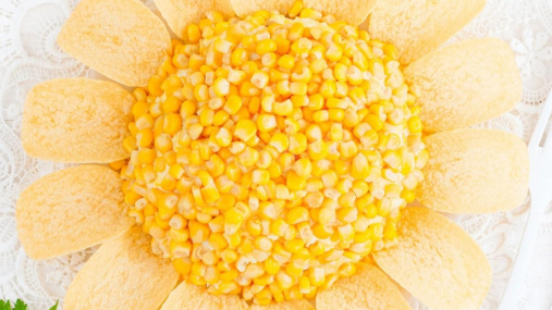 Зимой почувствуете вкус лета: как приготовить яркий салат "Солнышко" (видео)