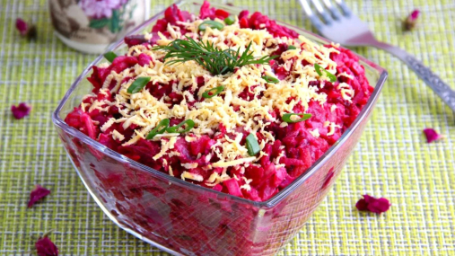 "Шуба" по-новому: чем заменить селедку в любимом салате (видео)