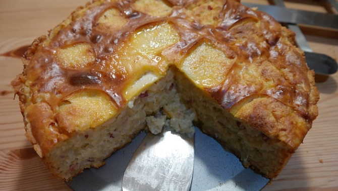 Рисовая запеканка с яблоками и грушами