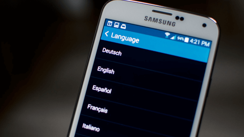 Принцип смены языка зависит от модели телефона